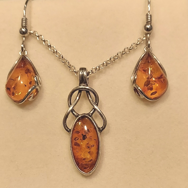 Amber Necklace With Matching Earrings Peora